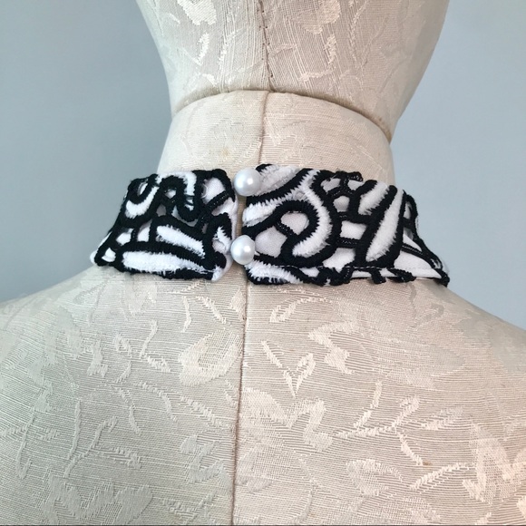 ASOS Missguided M Lace Bodycon Halter Midi Dress - Picture 8 of 12